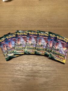 One Pokémon TCG Sword & Shield Evolving Skies Booster Pack- Sealed
