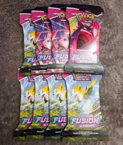 8X Pokémon TCG: Sword & Shield Fusion Strike Sleeved Booster Pack – New/Sealed