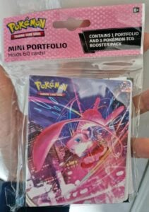 Fusion Strike Mini Portfolio And Booster Pack Sealed, Official Pokemon TCG 🔥