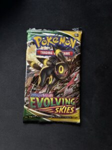 POKEMON TCG: SWORD & SHIELD EVOLVING SKIES BOOSTER PACK (UMBREON) SEALED w CASE