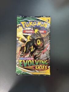 Pokémon TCG Evolving Skies Booster Pack – Factory Sealed (Umbreon)