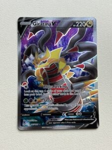 The Pokémon Company Giratina V 185/196 Lost Origin Full Art Holo ENG 220 HP