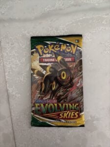 Pokemon TCG Evolving Skies Booster Pack Sealed ENGLISH Umbreon Art SWSH07