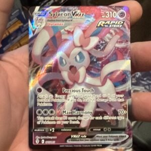 Pokémon Sylveon VMAX Ultra Rare 075/203 Evolving Skies Full Art Holo 310 HP