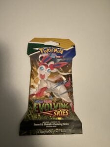 Pokemon TCG Sword & Shield Evolving Skies Sleeved Booster Pack New Sealed